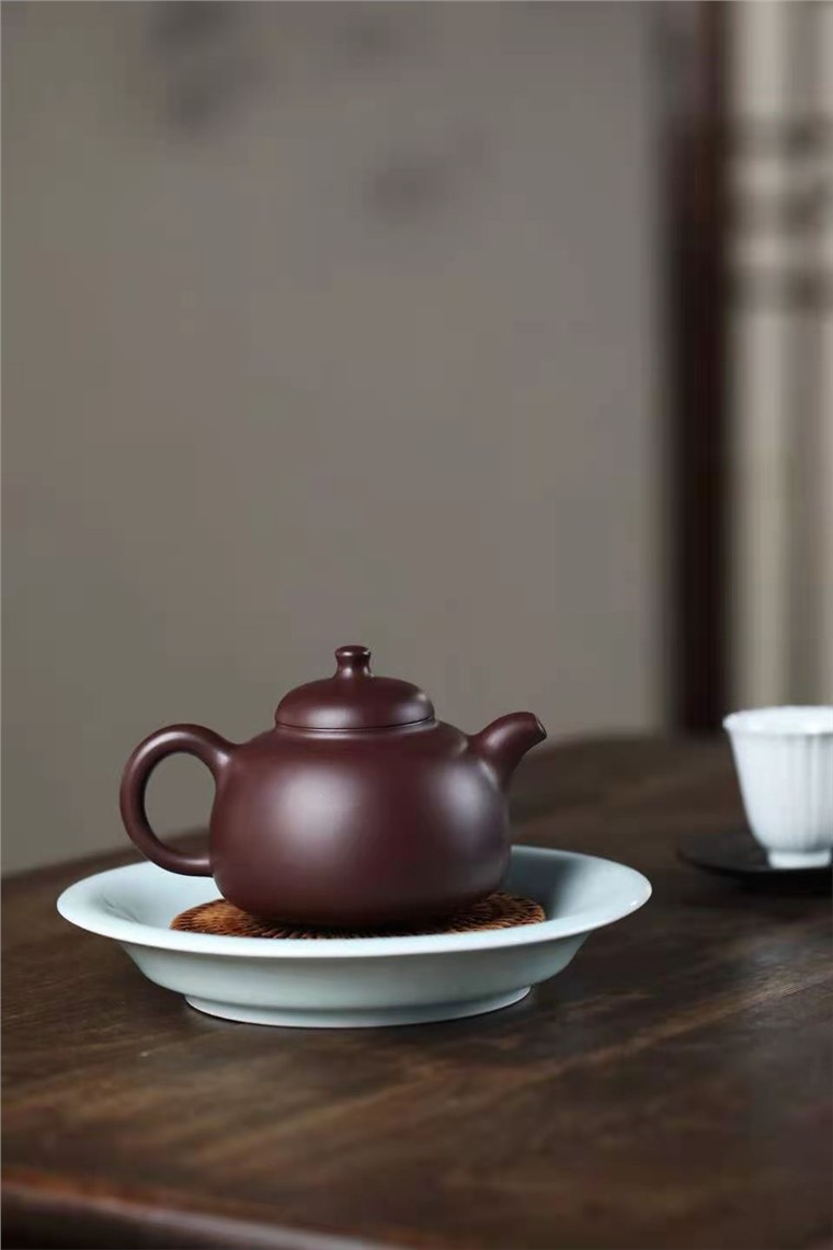 陈惠红作品 三足乳鼎图片