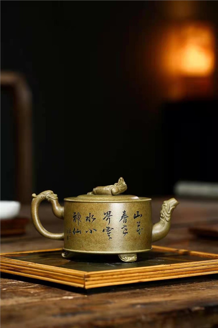 姚玲香作品 三足螭龙图片