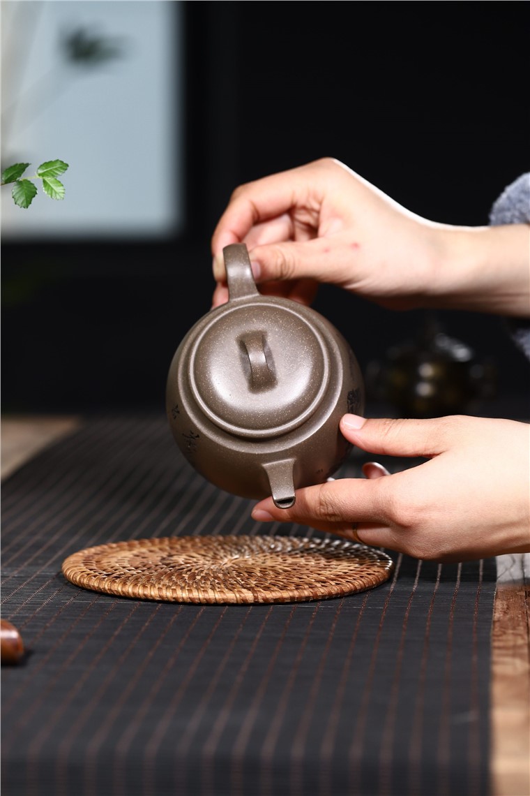 杨卫刚作品 汉钟图片
