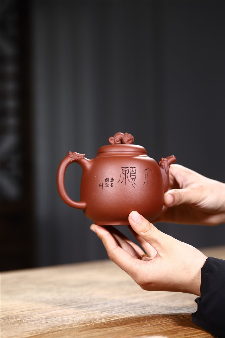 周莹作品 灵龙纳福图片