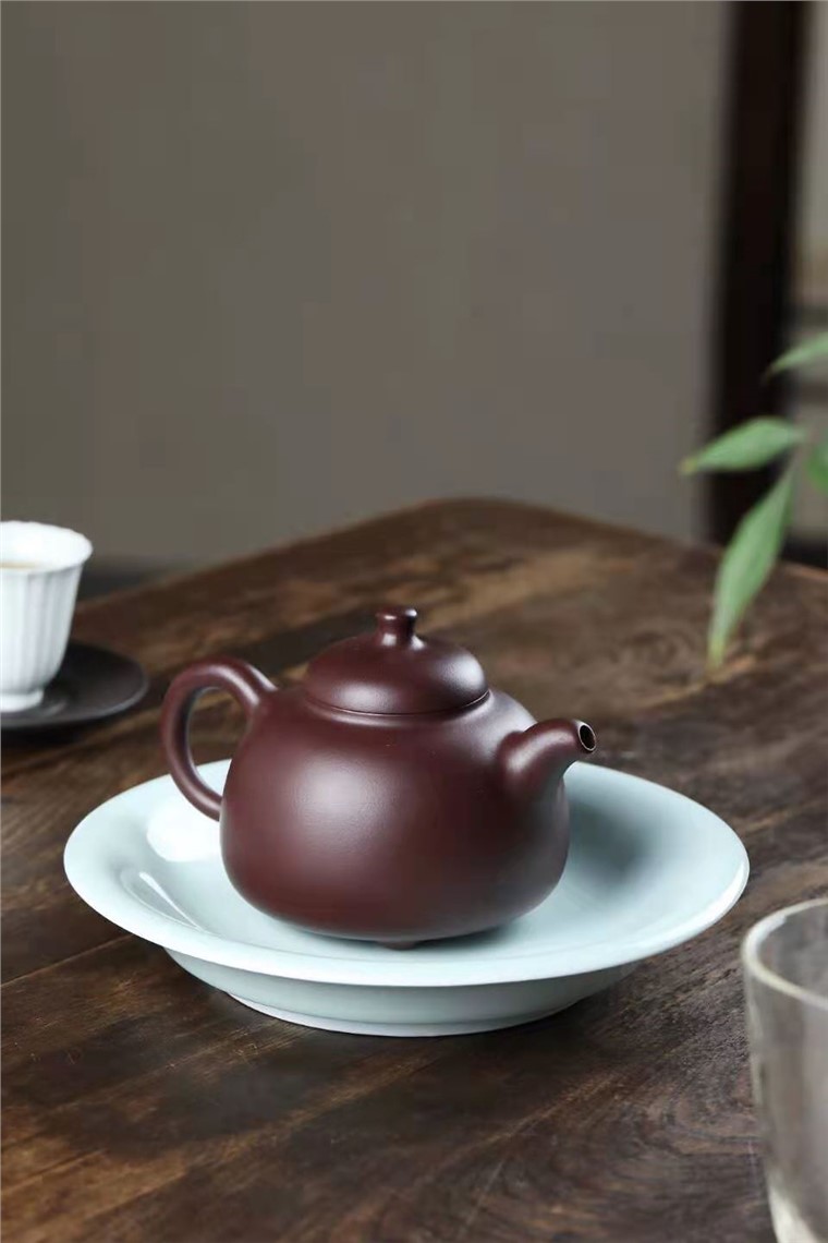 陈惠红作品 三足乳鼎图片