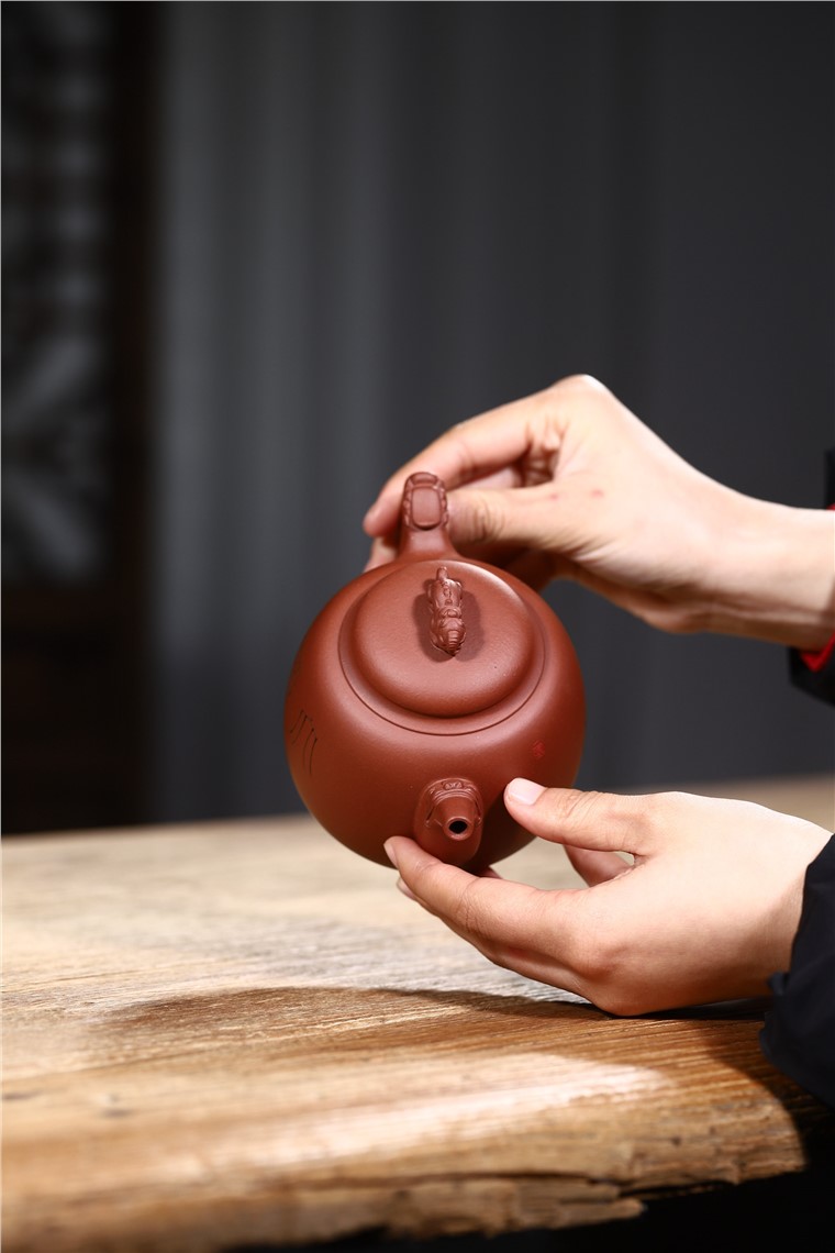 周莹作品 灵龙纳福图片