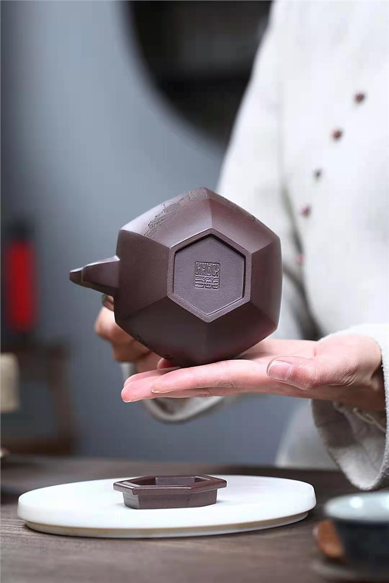 陈育平作品 六方蛋包图片