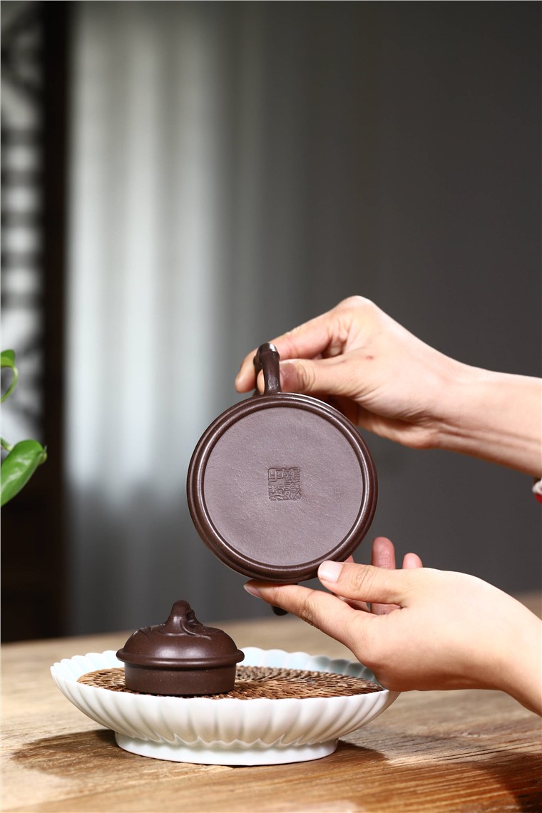 龚彧作品 双线竹鼎