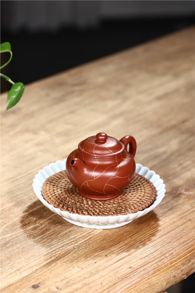 周莹作品 金纹掇只图片