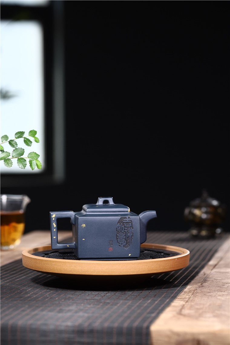 周莹作品 亚明四方图片