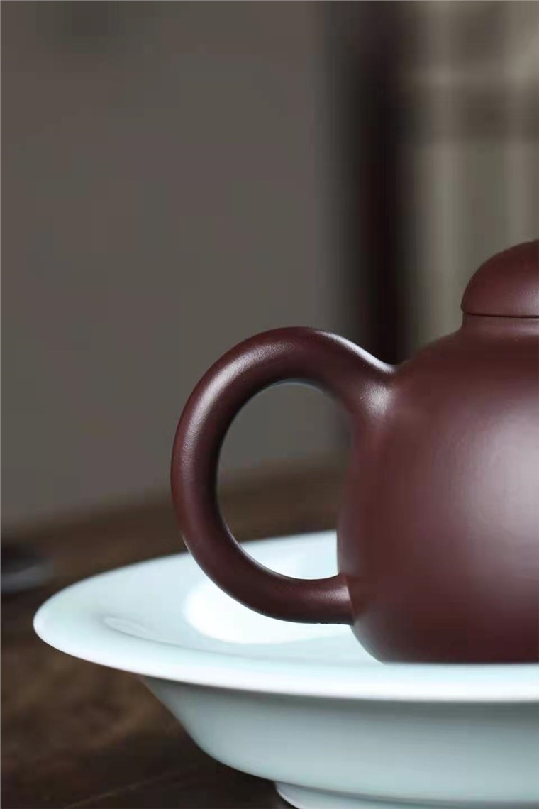 陈惠红作品 三足乳鼎图片