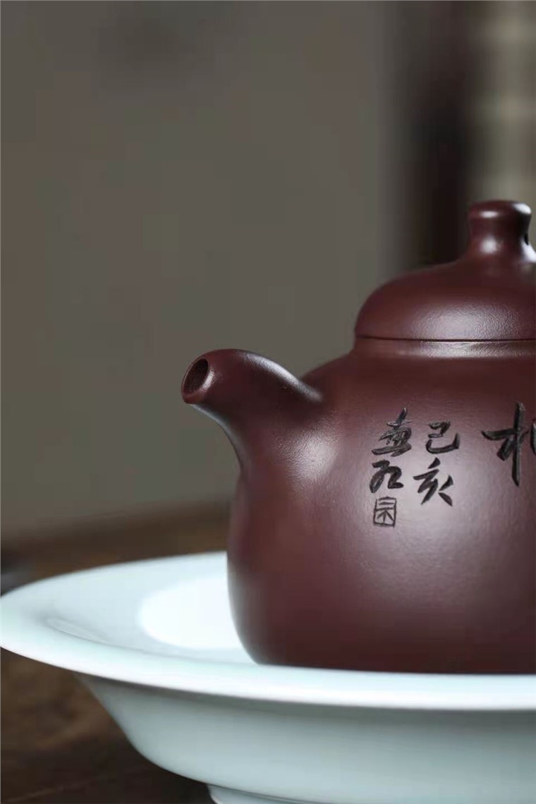 陈惠红作品 三足乳鼎图片