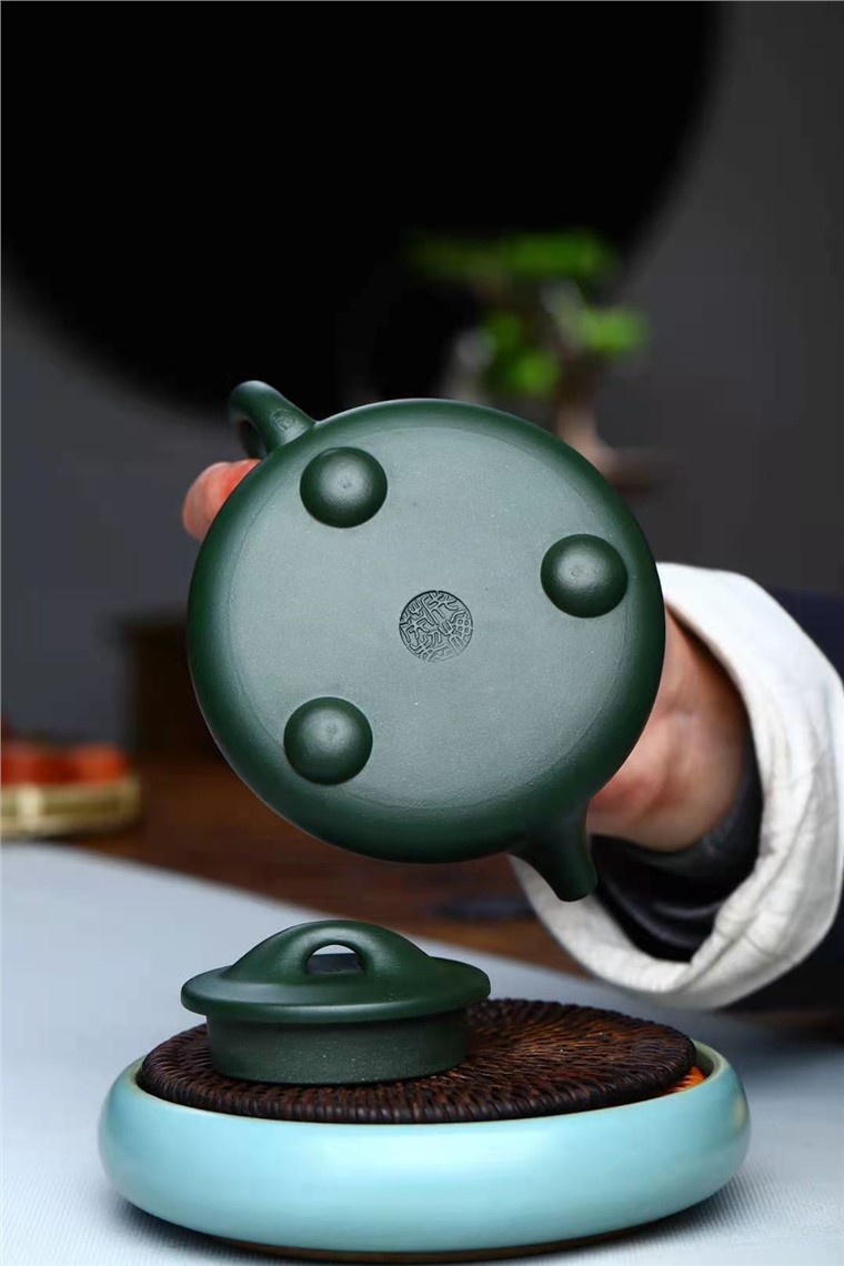 成梅英作品 石瓢图片
