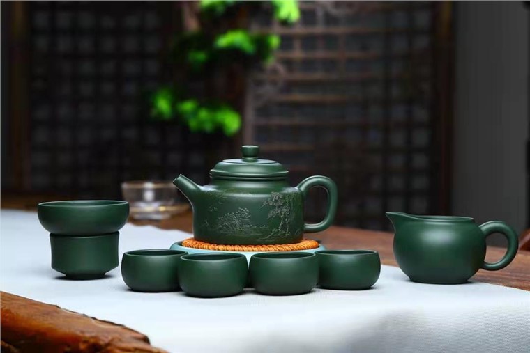 成梅英作品 德钟套组图片