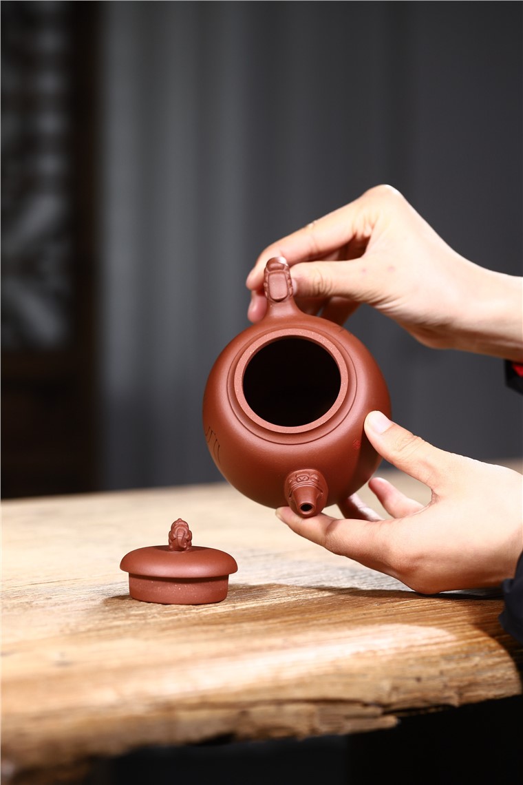 周莹作品 灵龙纳福图片