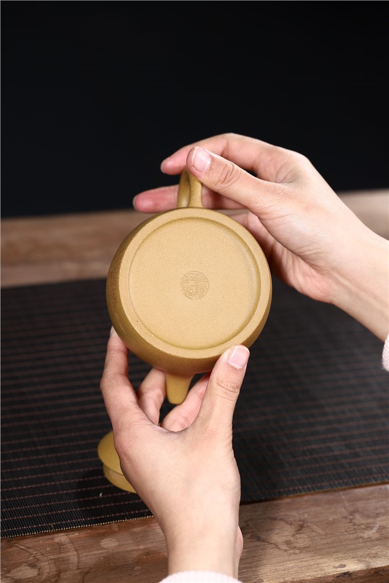 龚彧作品 秦权
