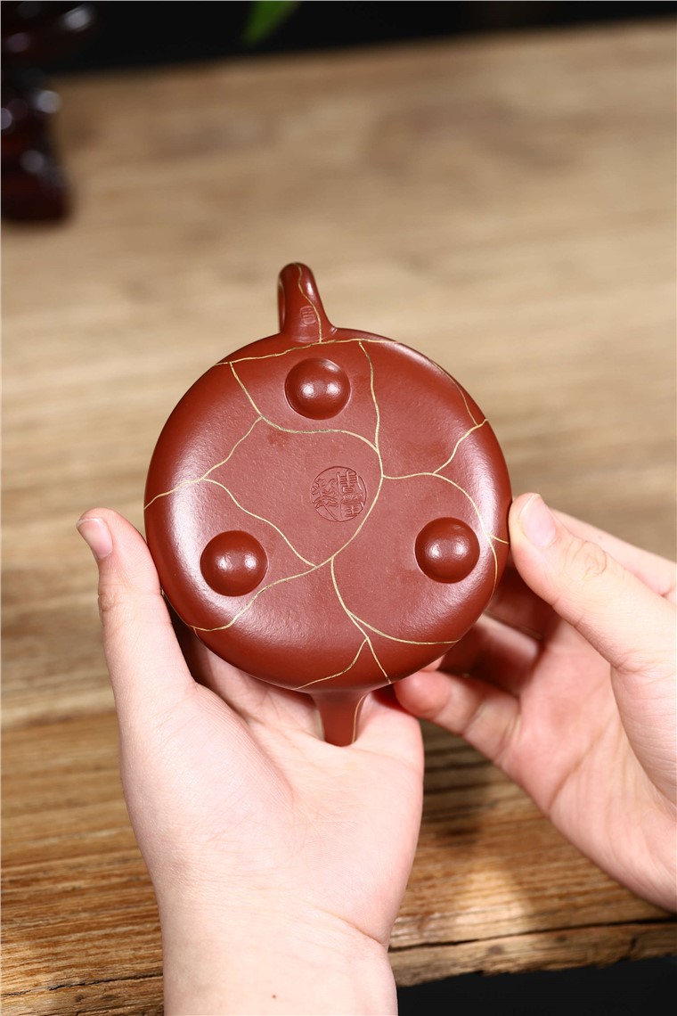 周莹作品 金纹石瓢