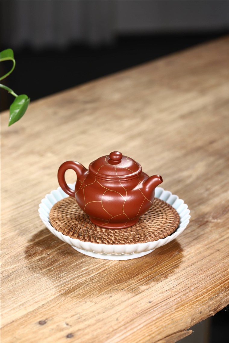 周莹作品 金纹掇只图片