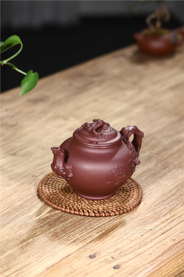 徐勤作品 松鼠葡萄图片