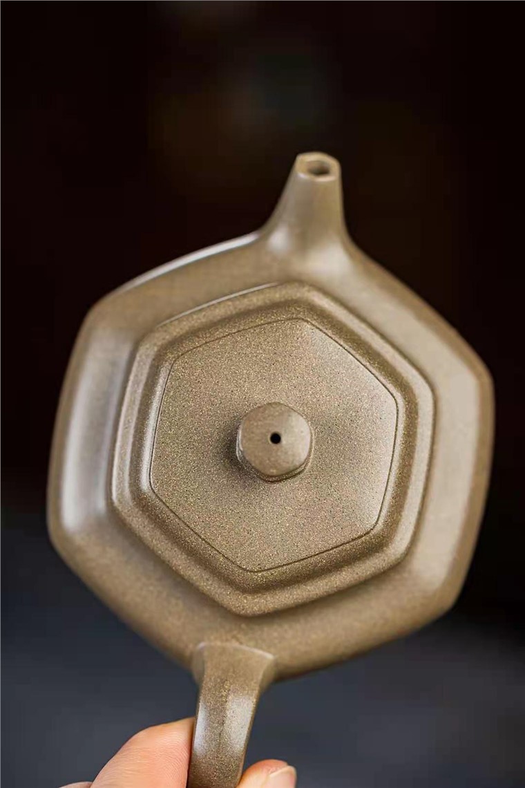 许华芳作品 六方德钟图片