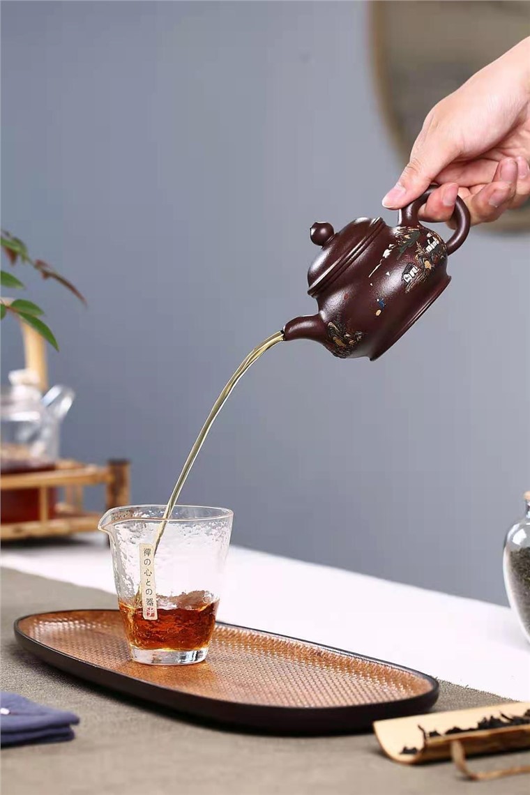 陈顺根作品 泥绘潘壶