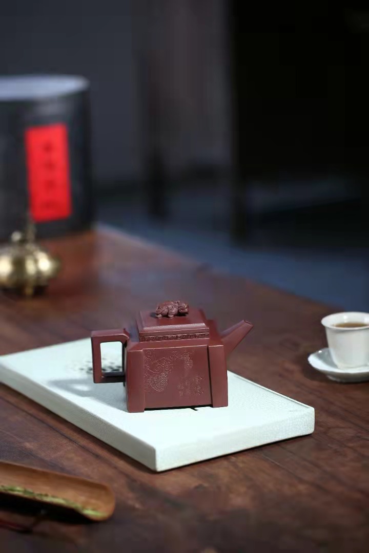 范微琴作品 龙韵