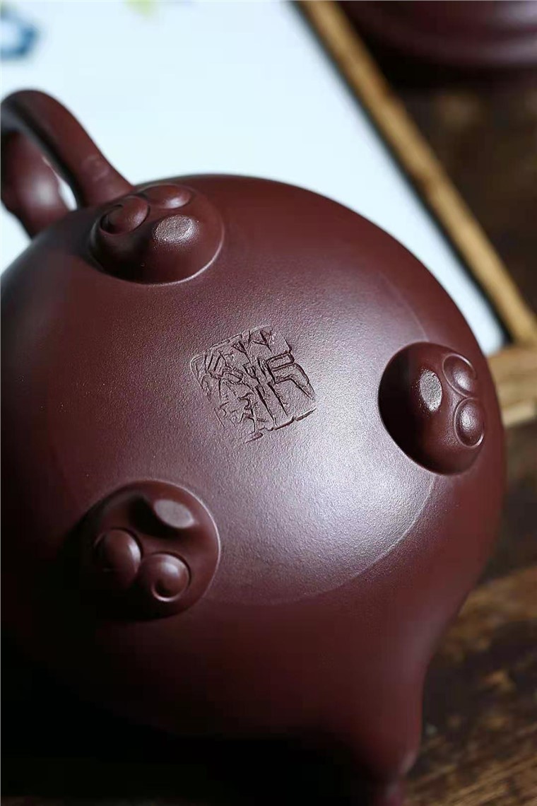 范微琴作品 三足如意图片