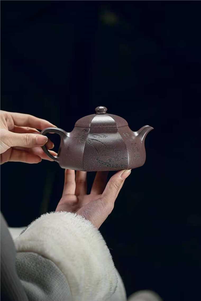 牟锦芬作品 六方半月图片