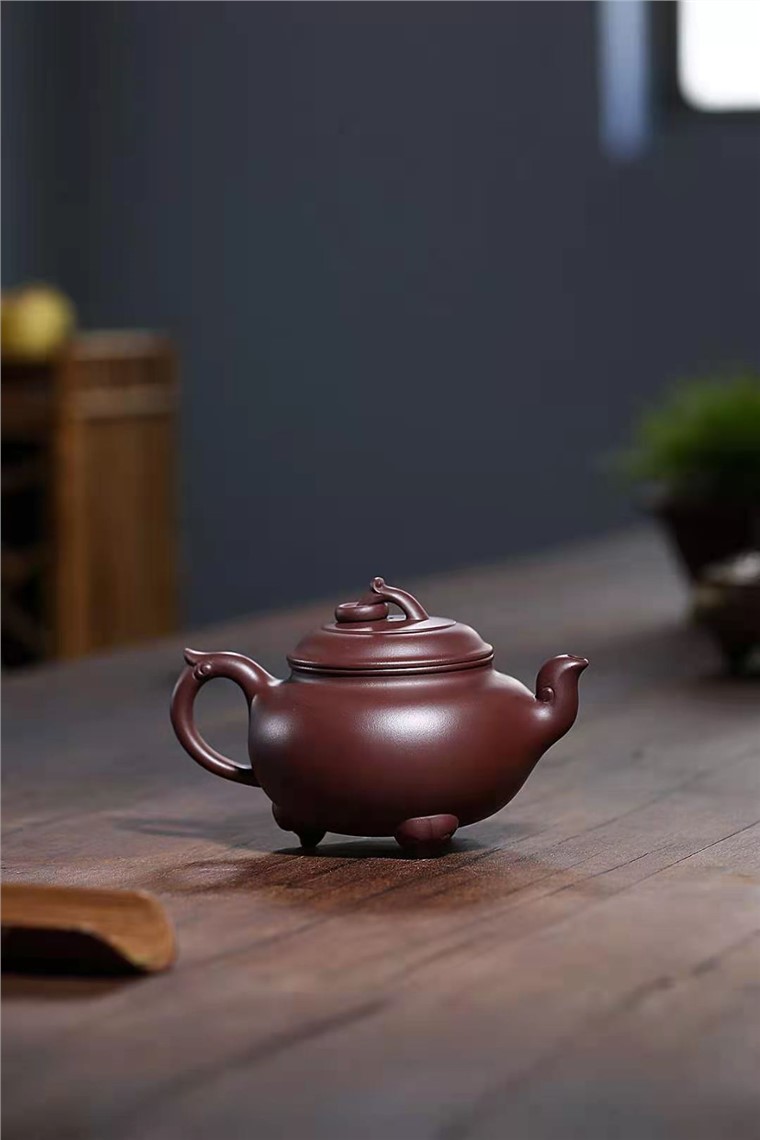 范微琴作品 三足如意图片