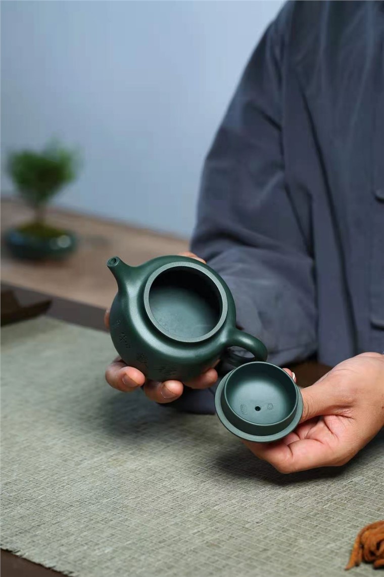 陈顺根作品 德钟壶图片