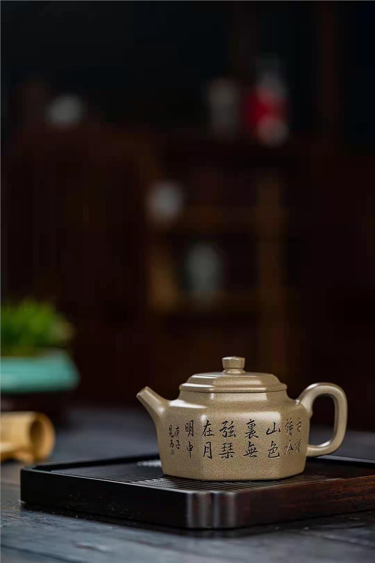 许华芳作品 六方德钟图片