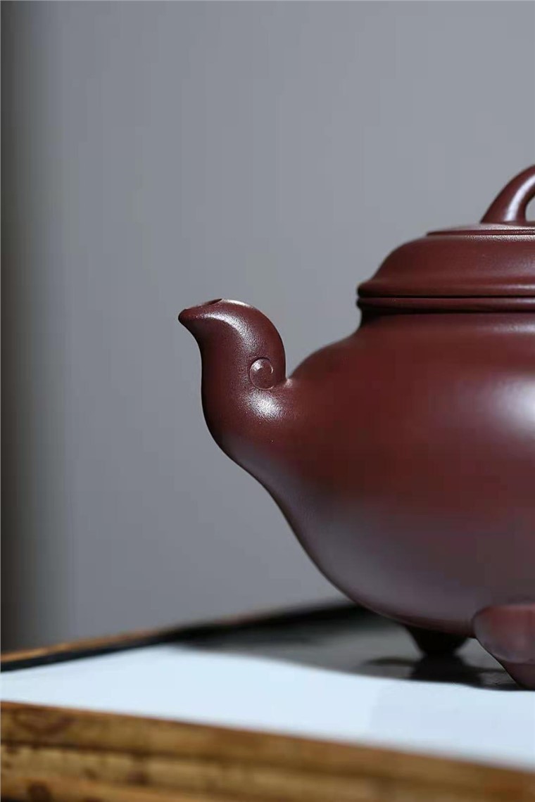 范微琴作品 三足如意图片