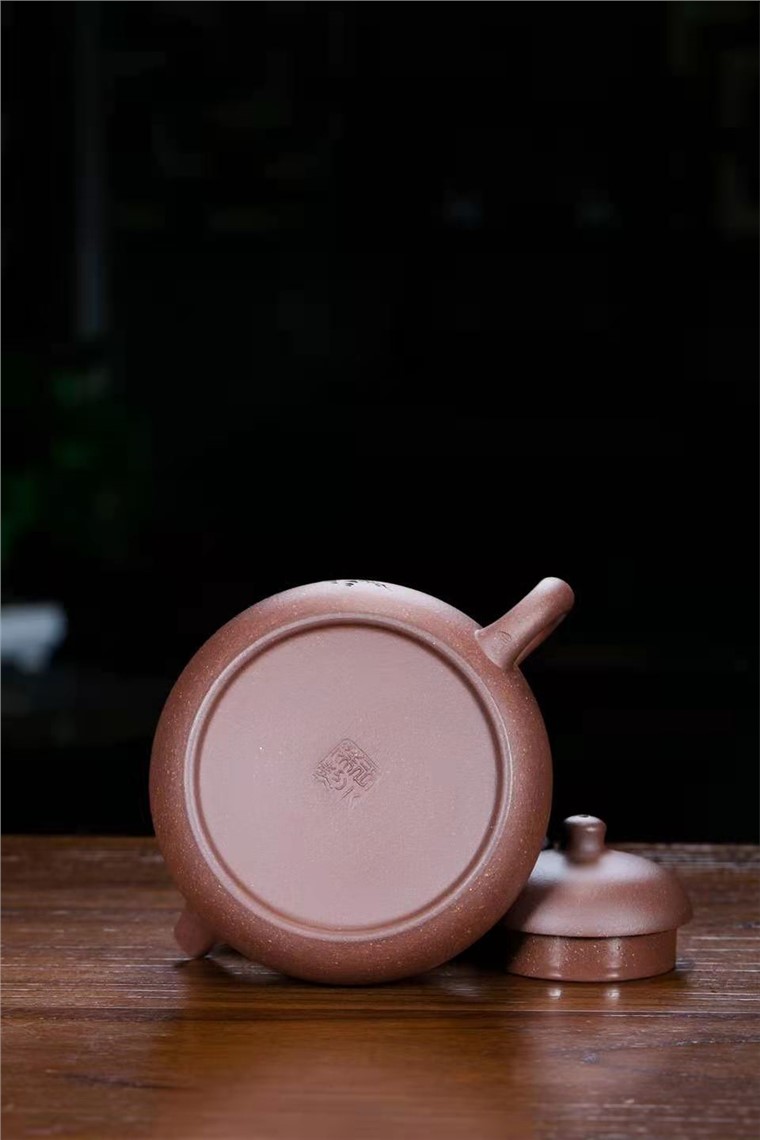 王小妹作品 乳鼎