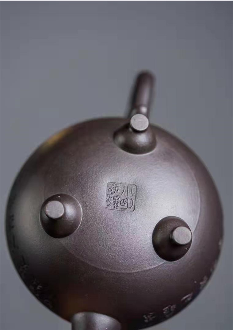 陈小明作品 三足炉鼎