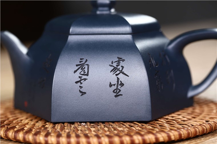 周莹作品 碧玉六方图片