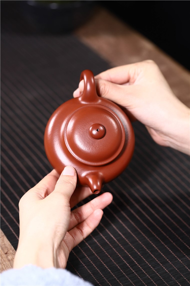 周莹作品 掇只图片