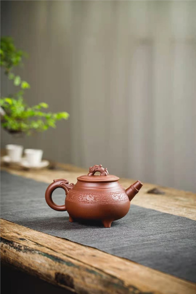 牟锦芬作品 龙尊图片