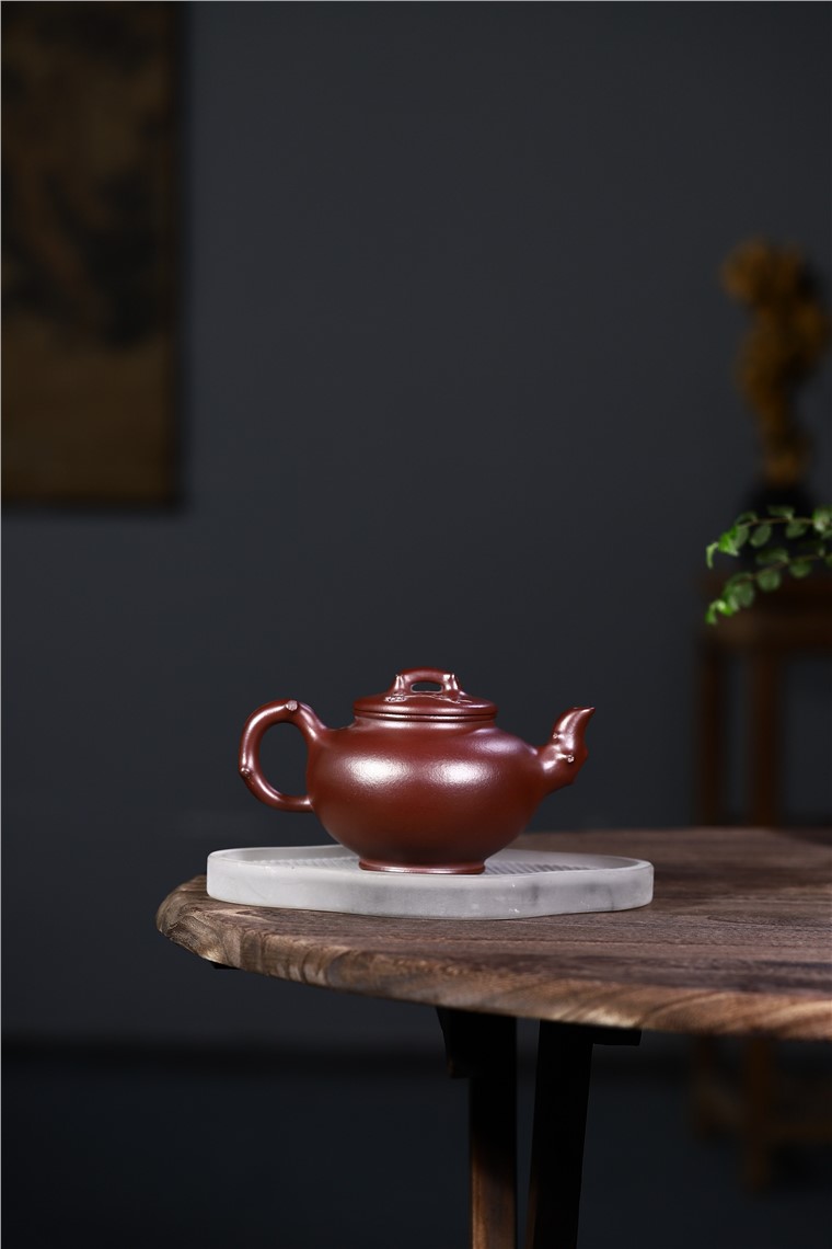 顾旭英作品 傲梅图片