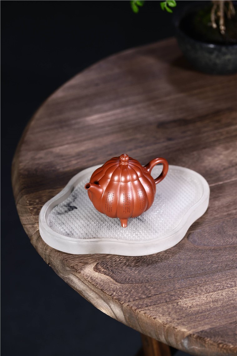 徐勤作品 三足菊囊图片