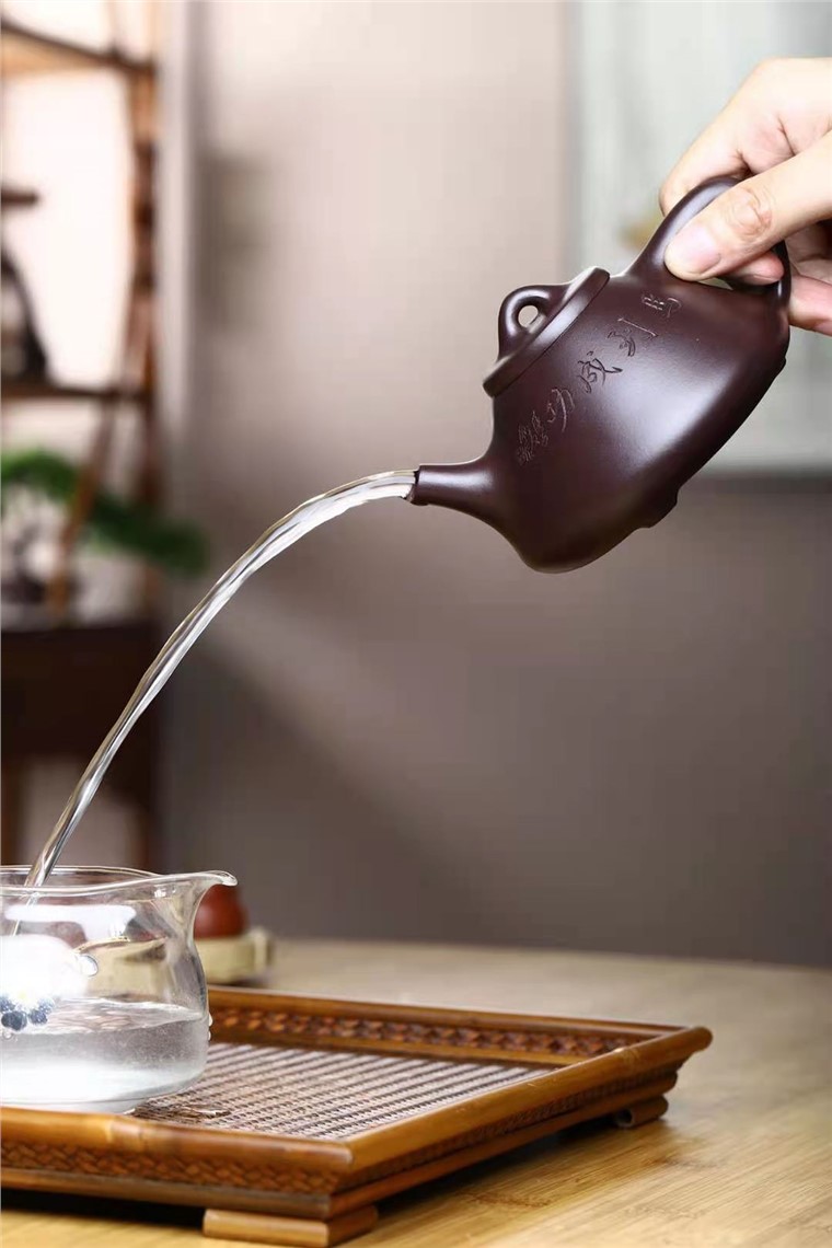 成梅英作品 子冶石瓢