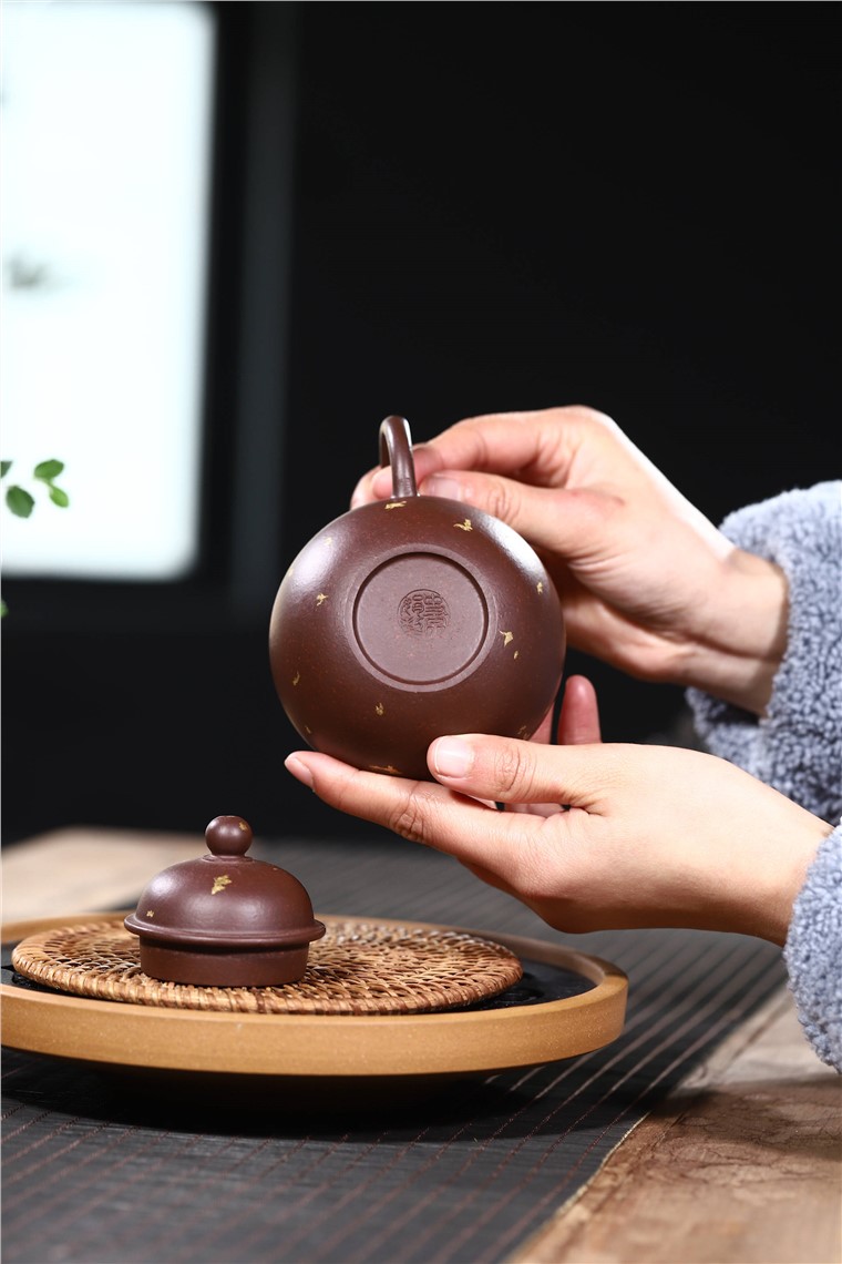 史宗娟作品 掇球