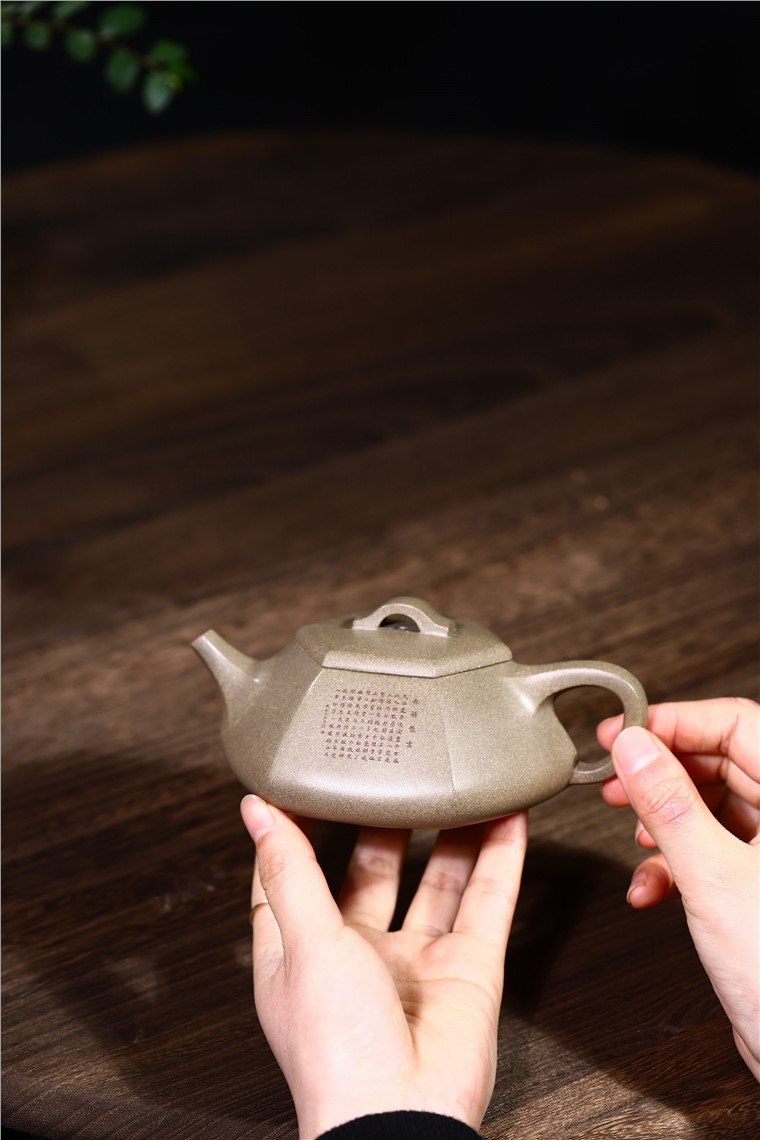 徐勤作品 六方纳瓢图片