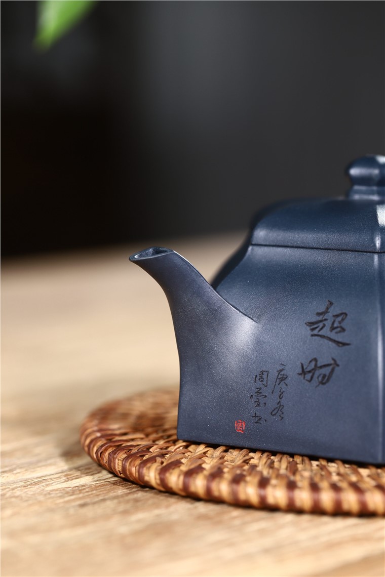 周莹作品 碧玉六方图片