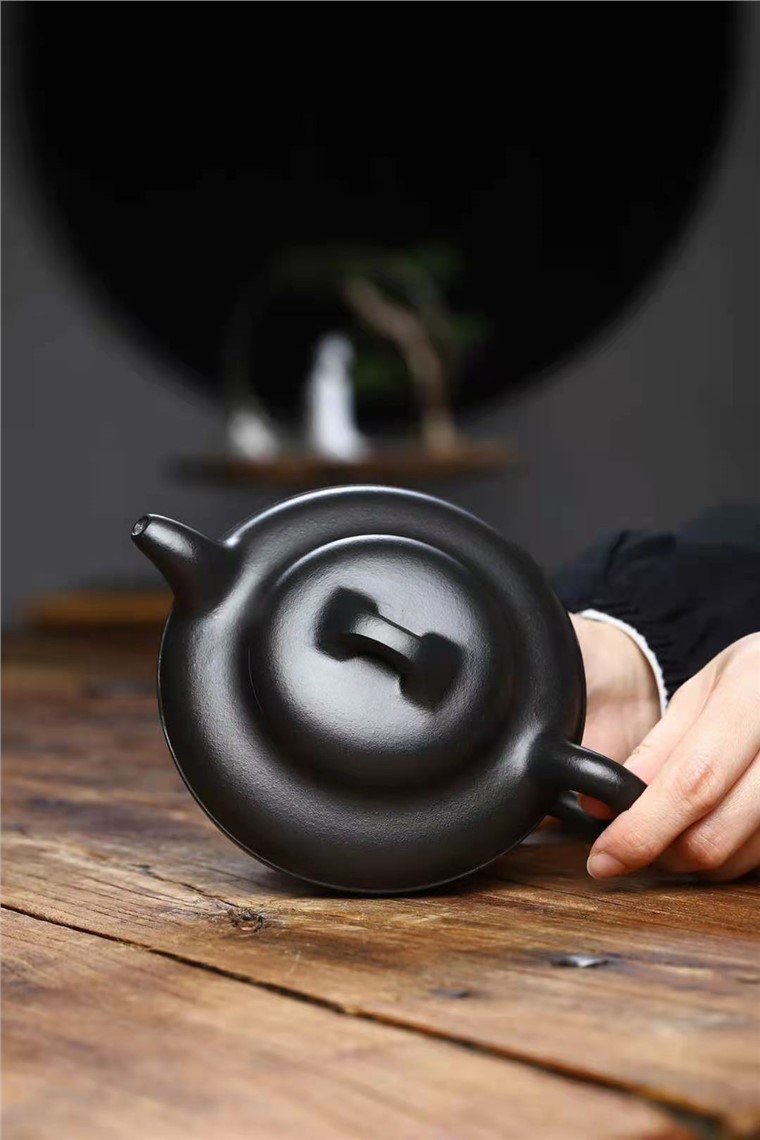成梅英作品 线圆图片