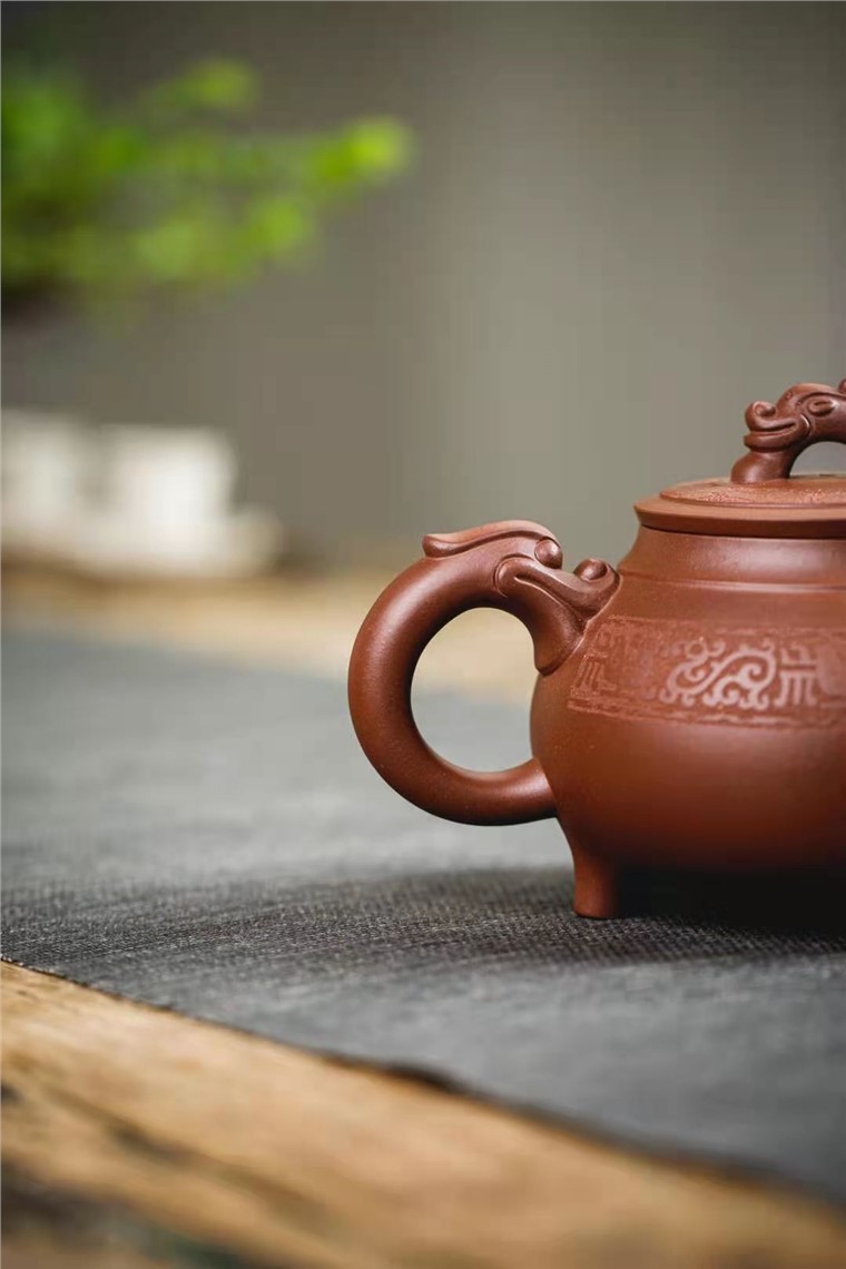 牟锦芬作品 龙尊图片