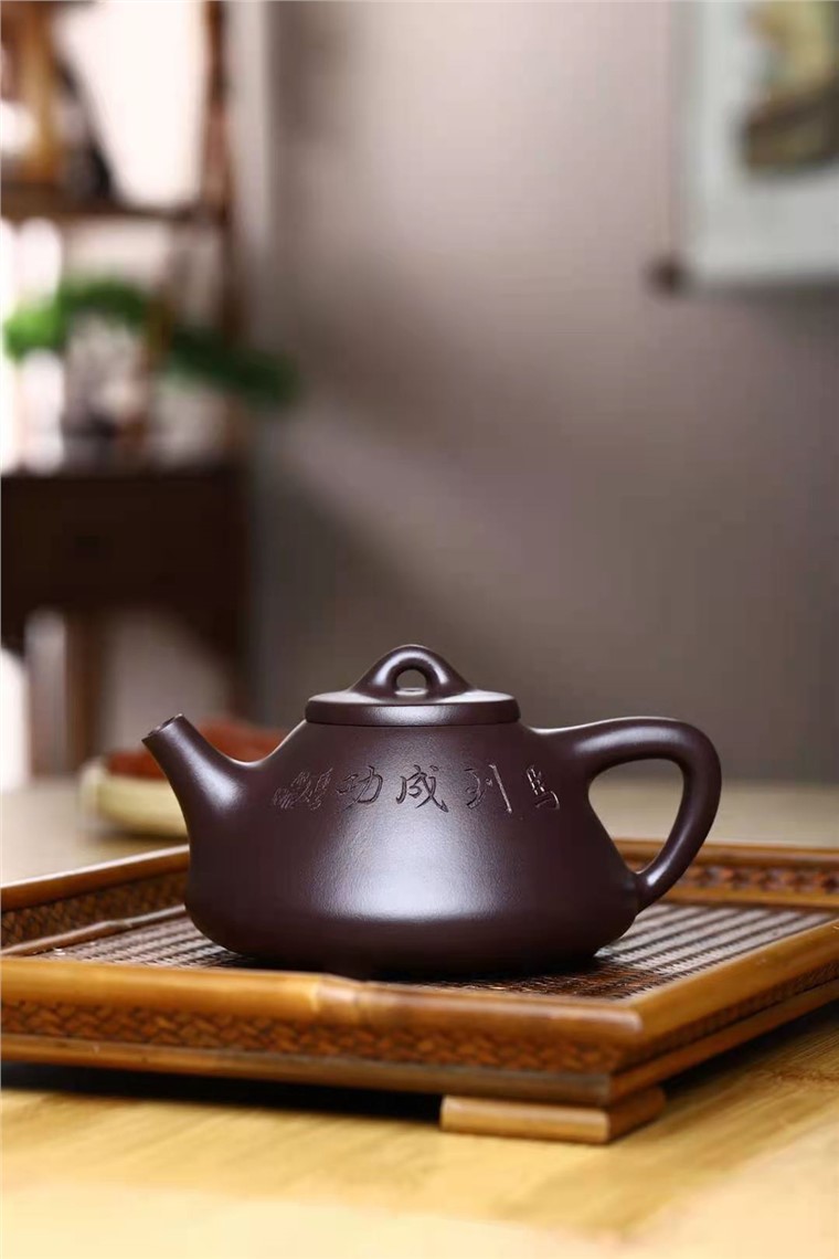 成梅英作品 子冶石瓢图片