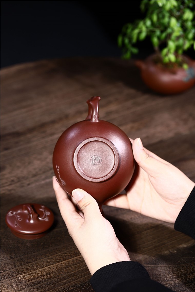 顾旭英作品 傲梅