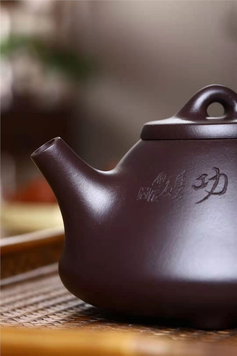 成梅英作品 子冶石瓢图片