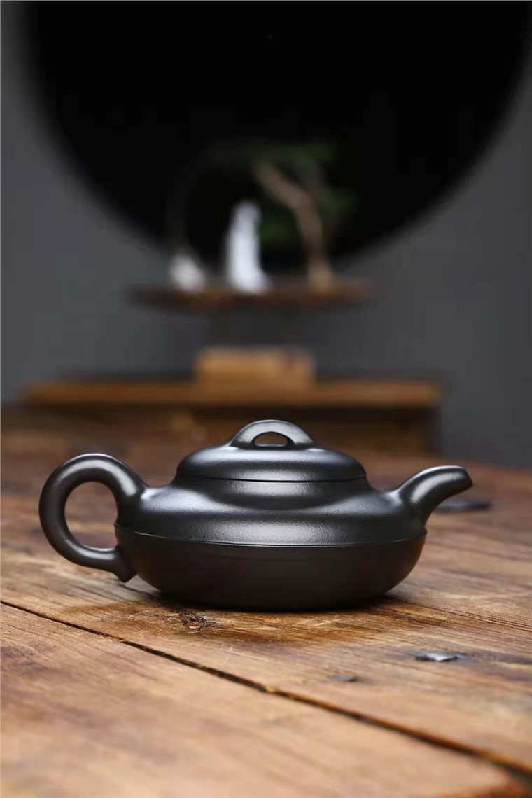 成梅英作品 线圆图片