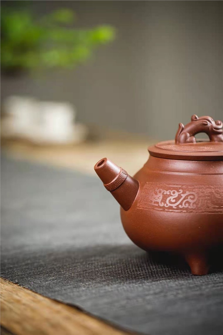 牟锦芬作品 龙尊图片