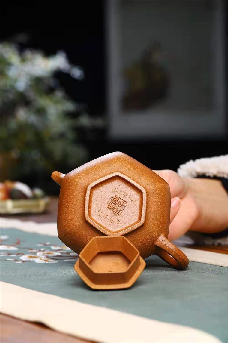郭余华作品 六方合欢