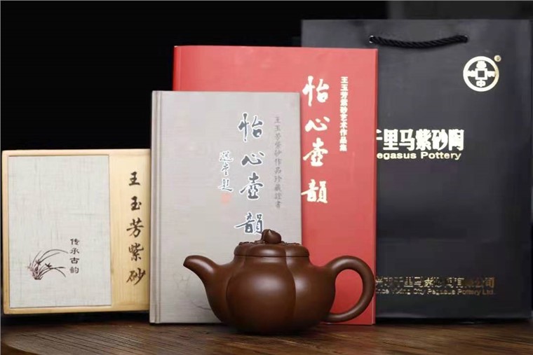 王玉芳作品 上合桃