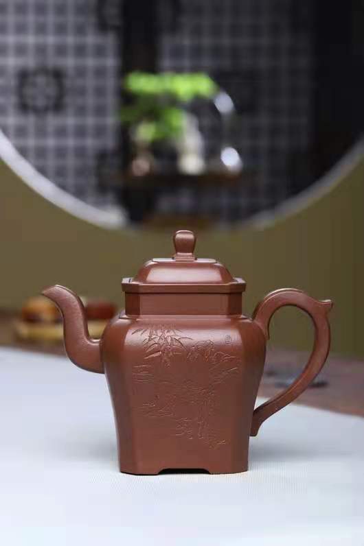 李霓作品 高八方图片
