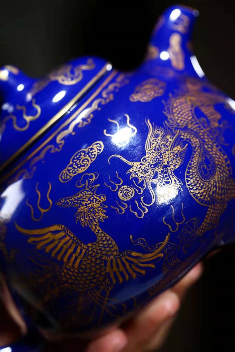 秦国萍作品 三足乳鼎图片